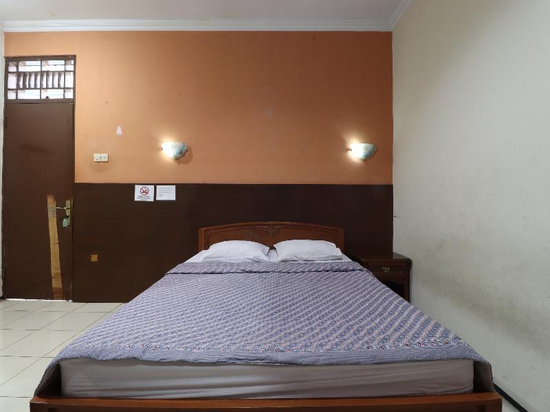 Hotel Limaran 1 by ZUZU image
