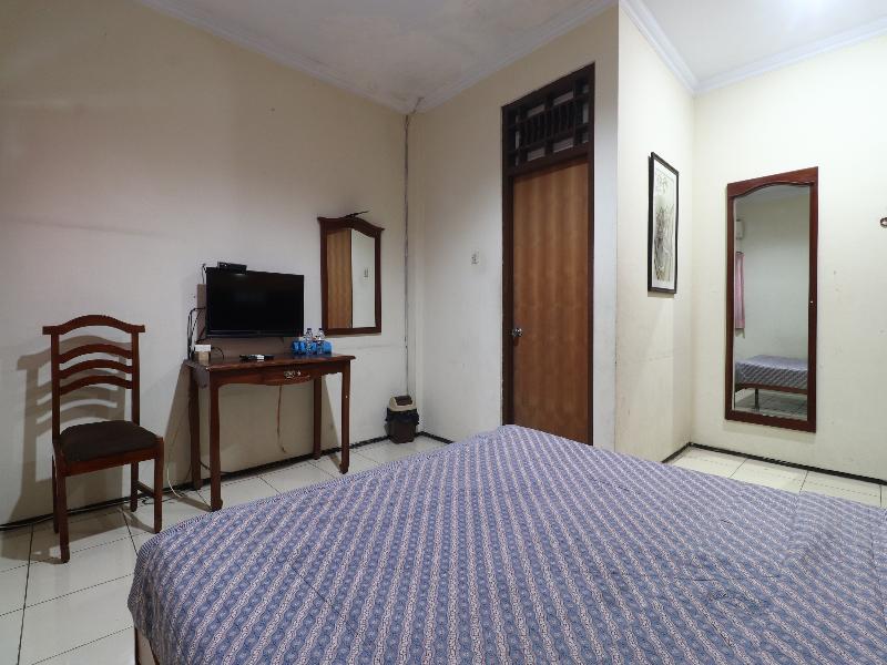 Hotel Limaran 1 by ZUZU image
