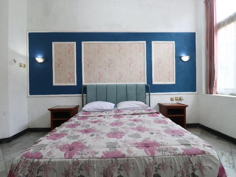 Hotel Limaran 1 by ZUZU image