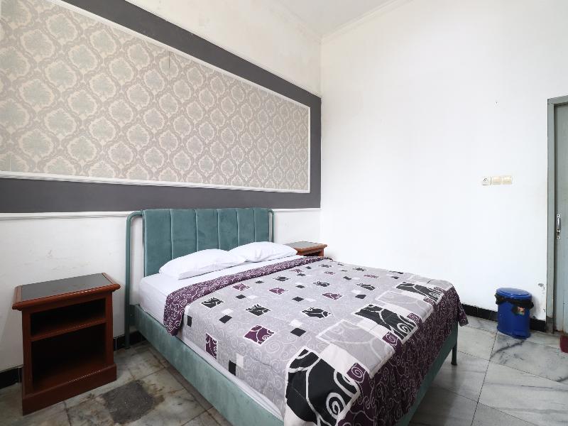Hotel Limaran 1 by ZUZU image