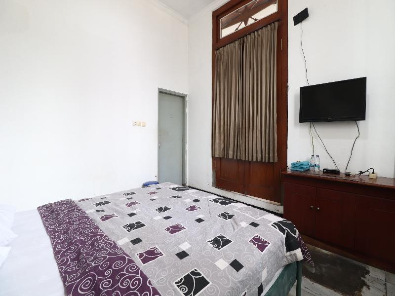 Hotel Limaran 1 by ZUZU image