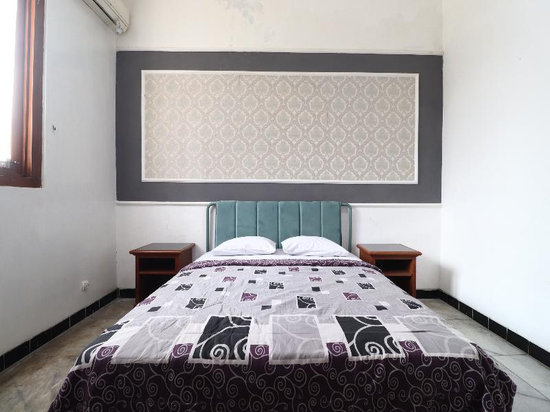 Hotel Limaran 1 by ZUZU image