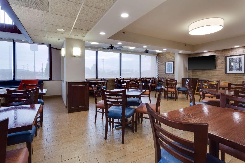. Pear Tree Inn Sikeston