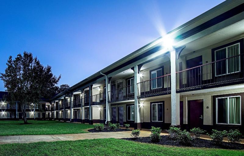 Red Roof Inn & Suites Greenwood, Sc image