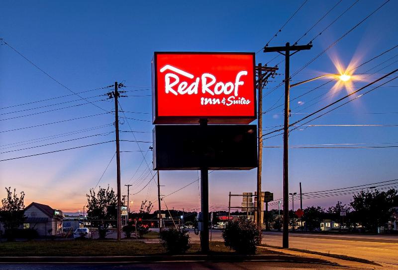 Red Roof Inn & Suites Greenwood, Sc image