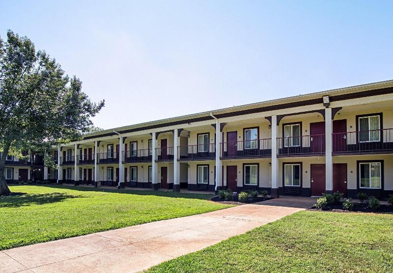 Red Roof Inn & Suites Greenwood, Sc image