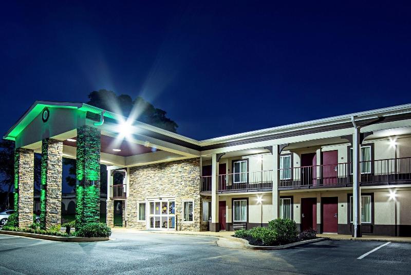 Red Roof Inn & Suites Greenwood, Sc image