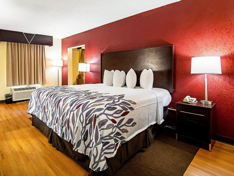 Red Roof Inn & Suites Greenwood, Sc image
