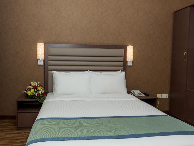 Wave International Hotel image
