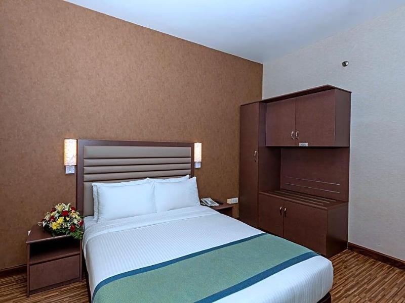Wave International Hotel image