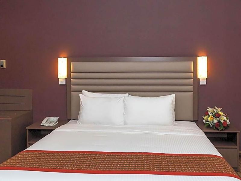 Wave International Hotel image