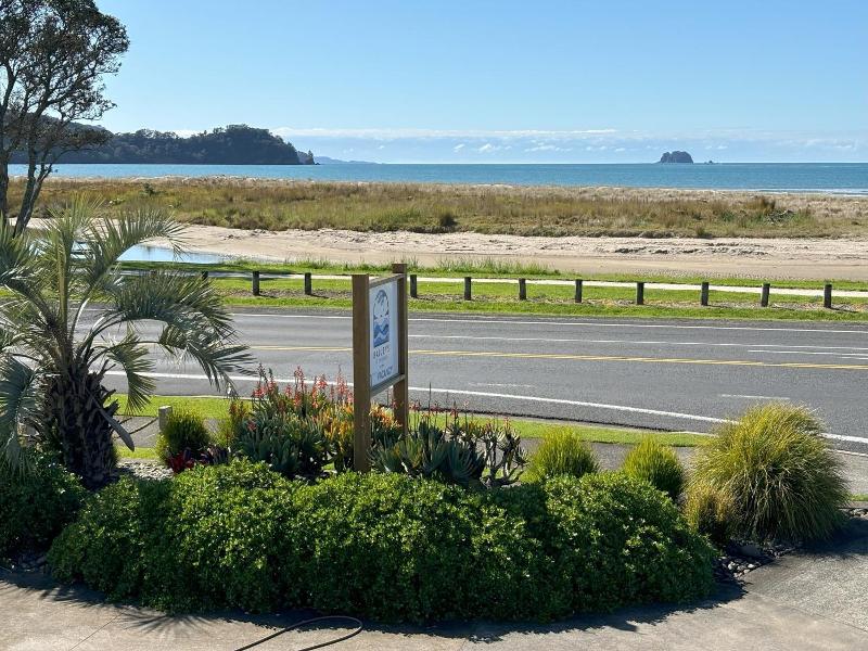 Baileys At The Beach Motel image