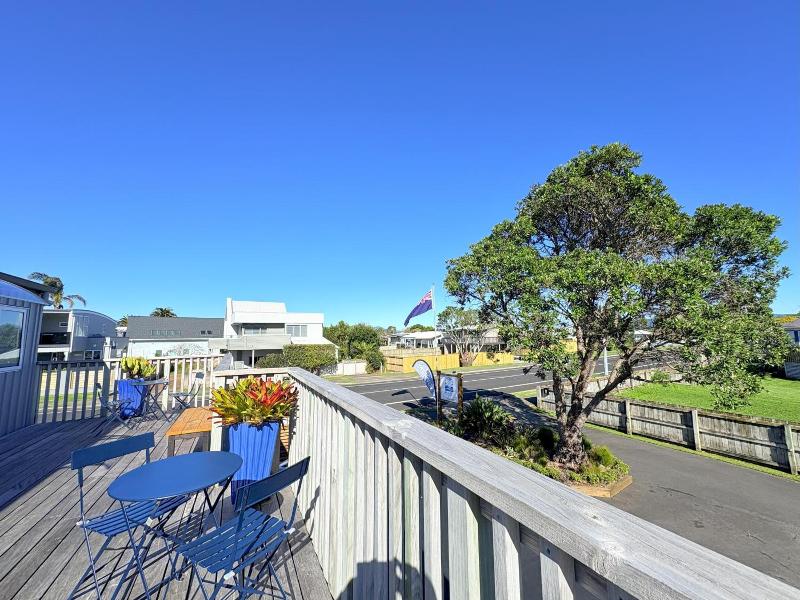 Baileys At The Beach Motel image