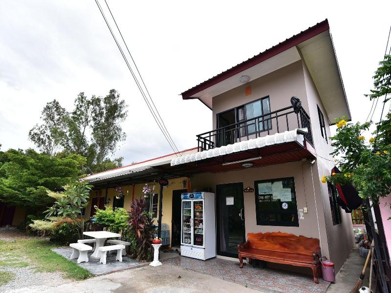 Tippawan Resort Pattaya image