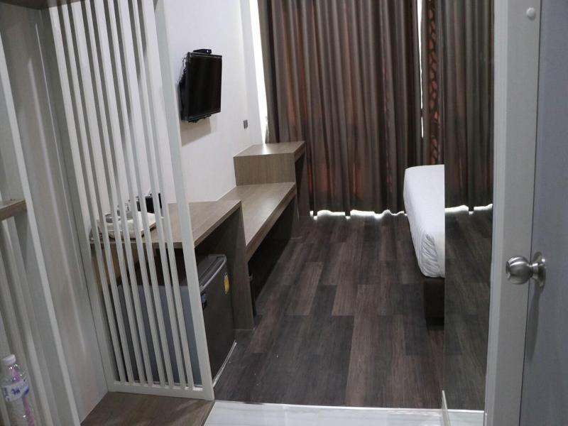 The Vienna Place Hotel image