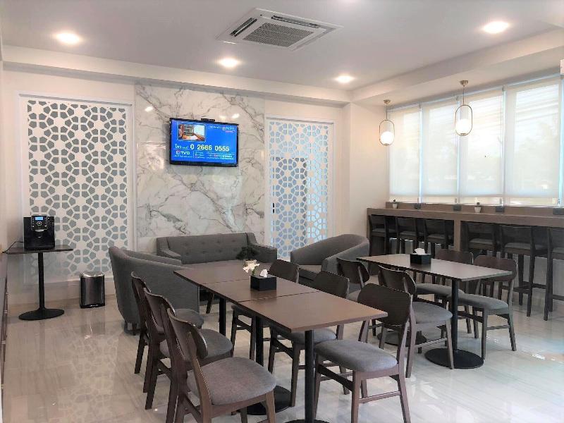 The Vienna Place Hotel image