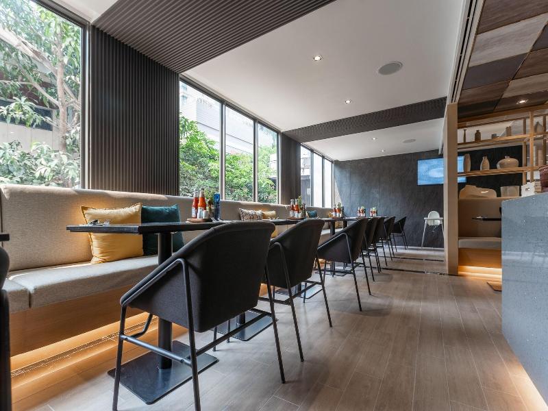 The Quarter Hotel Phromphong by UHG image