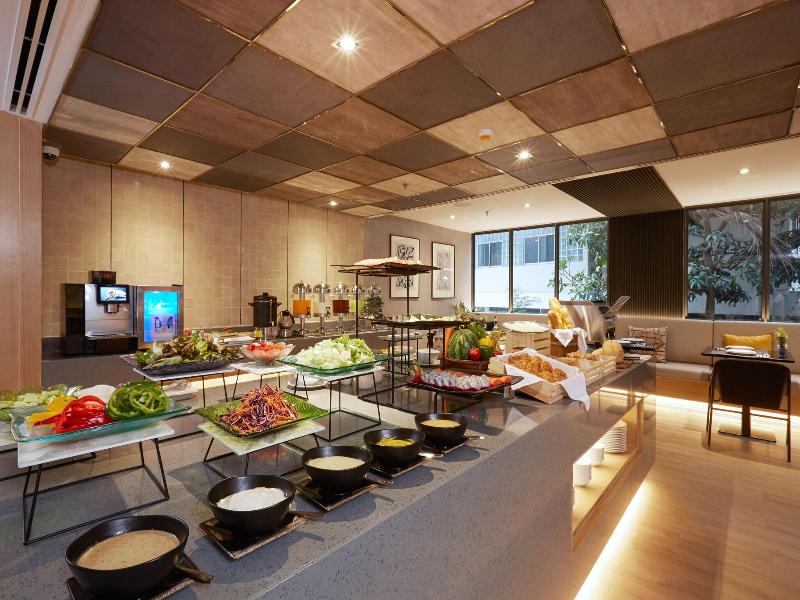 The Quarter Hotel Phromphong by UHG image