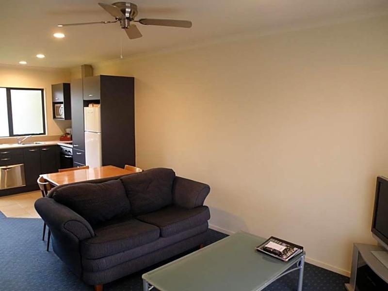 Stadium Motel image