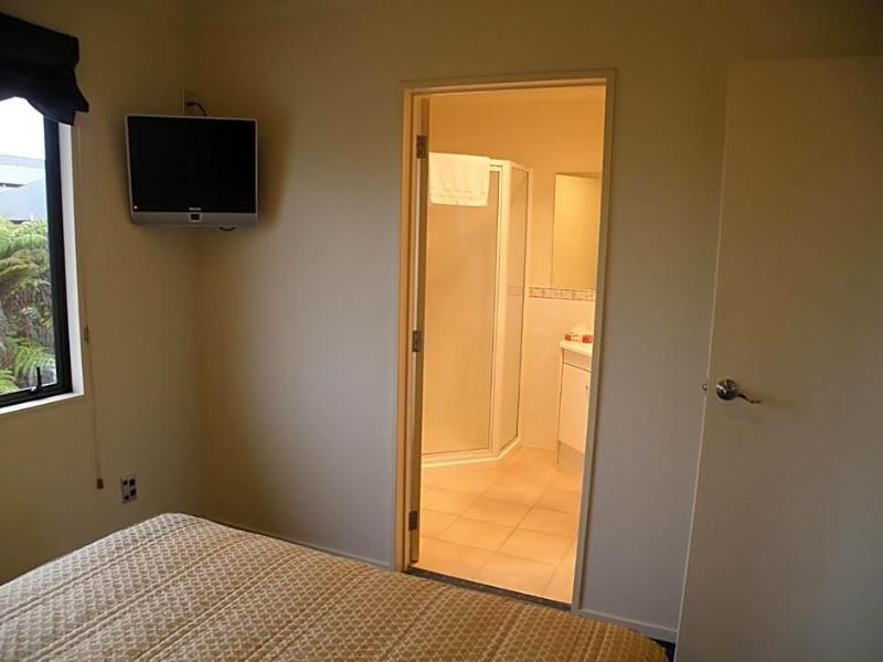 Stadium Motel image
