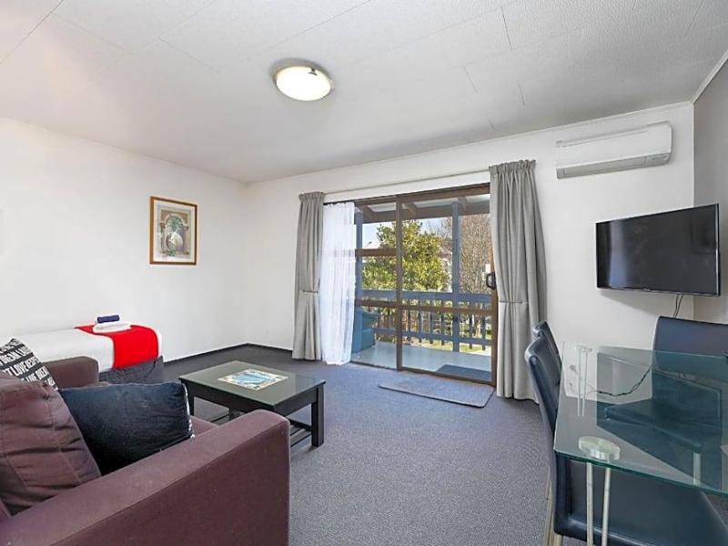 Kings Gate Motel image