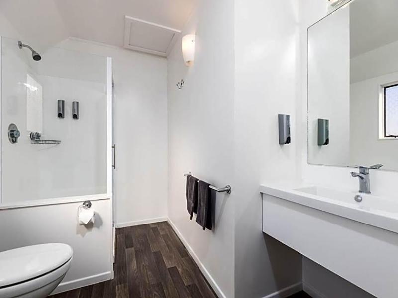 Kings Gate Motel image