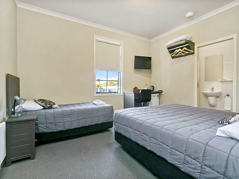 No 1 Motels on Victoria image