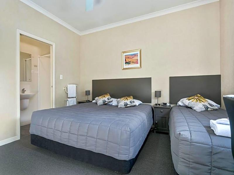 No 1 Motels on Victoria image