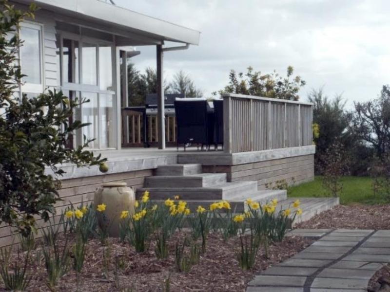Auckland Country Cottages image