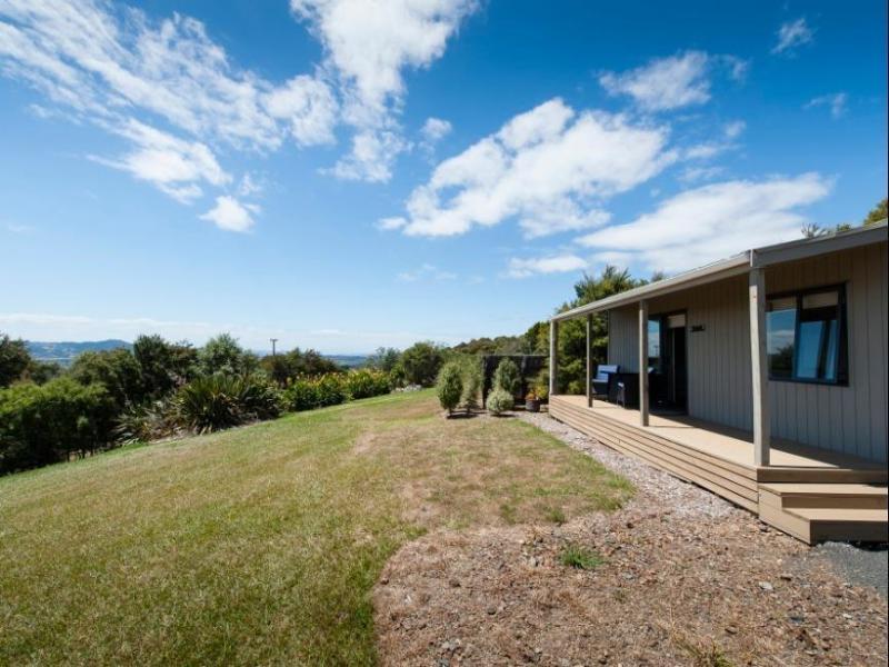 Auckland Country Cottages image