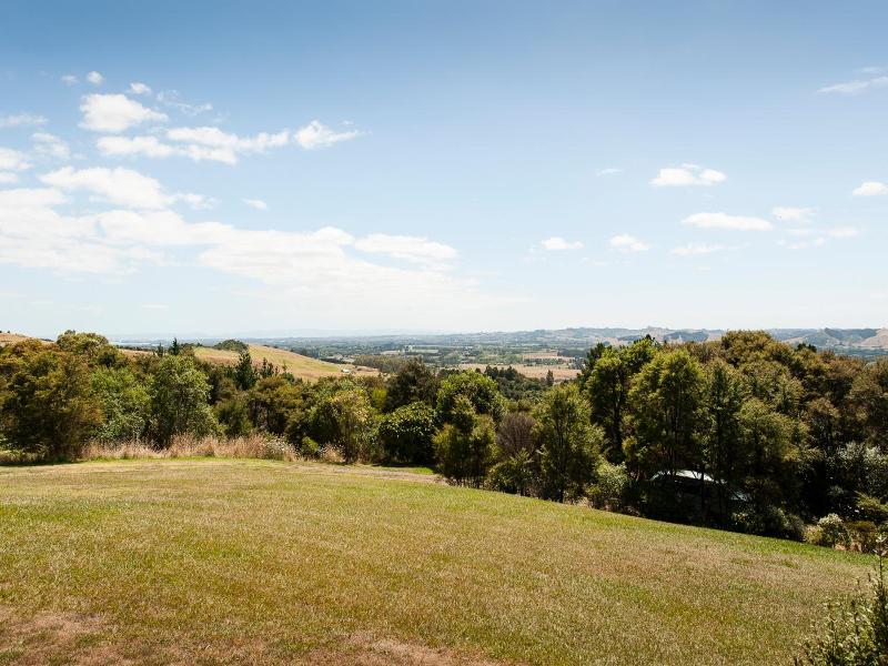 Auckland Country Cottages image