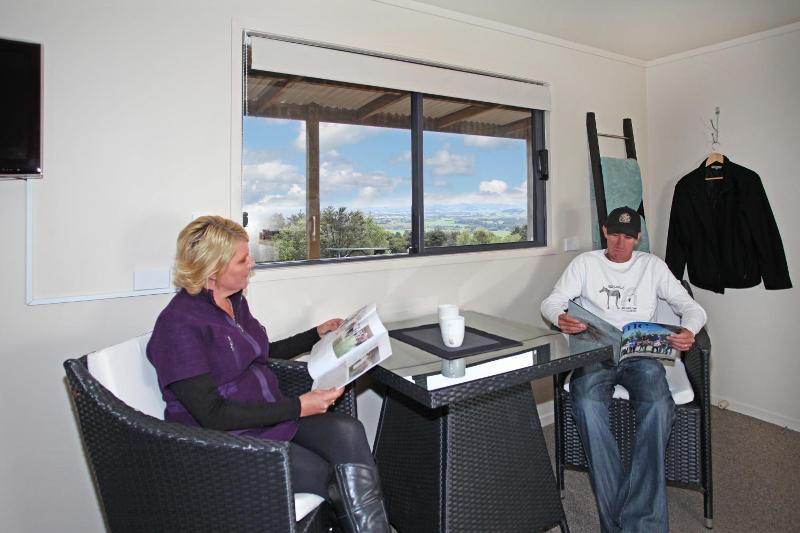 Auckland Country Cottages image