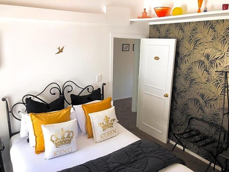 Orewa Beachcomber Motel image