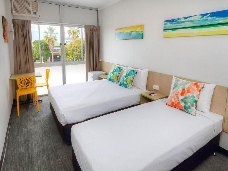 Palm Beach Hotel image