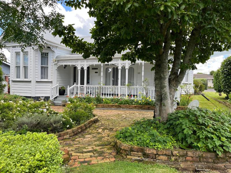 Chelsea House Bed & Breakfast image