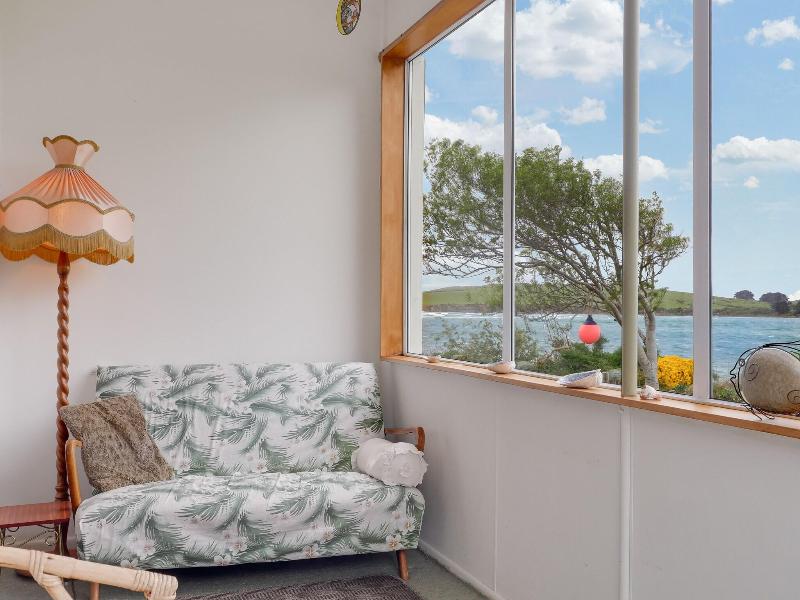 Surat Bay Lodge by the Sea/Backpackers Hostel image