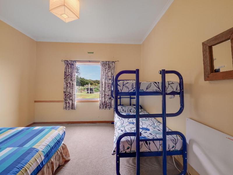 Surat Bay Lodge by the Sea/Backpackers Hostel image