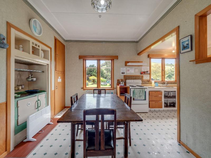 Surat Bay Lodge by the Sea/Backpackers Hostel image