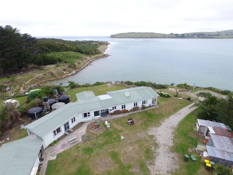 Surat Bay Lodge by the Sea/Backpackers Hostel image