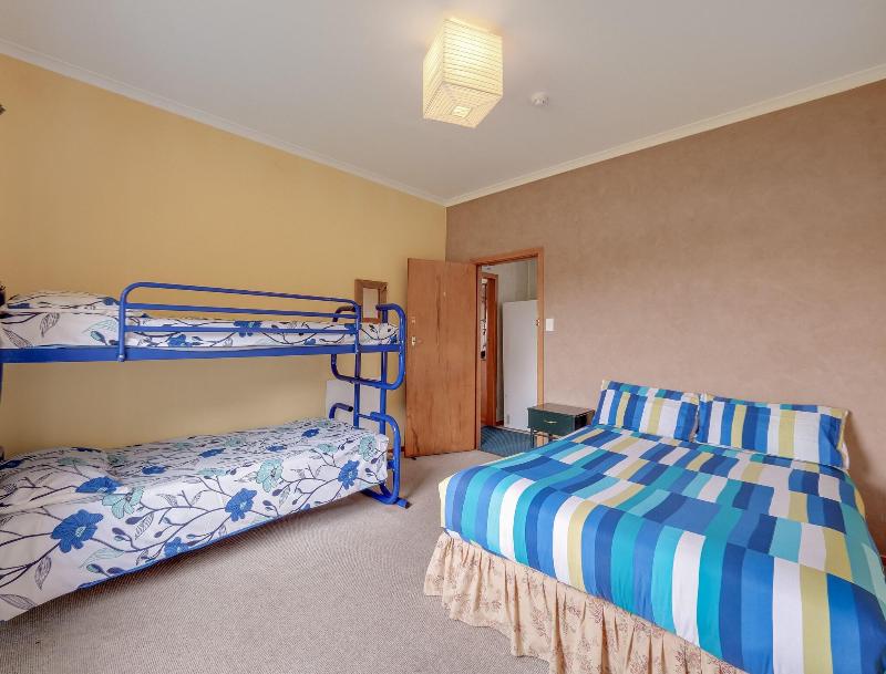 Surat Bay Lodge by the Sea/Backpackers Hostel image