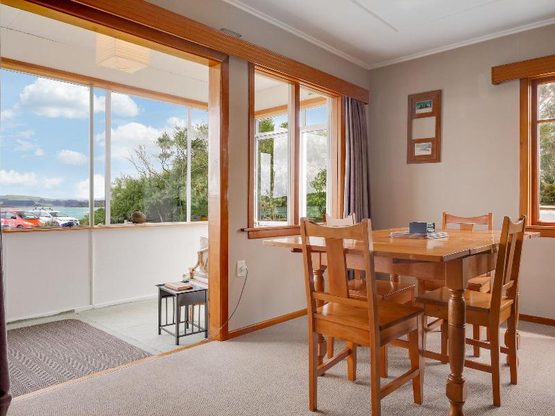 Surat Bay Lodge by the Sea/Backpackers Hostel image