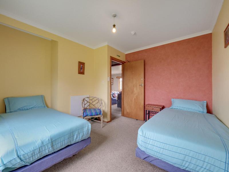 Surat Bay Lodge by the Sea/Backpackers Hostel image