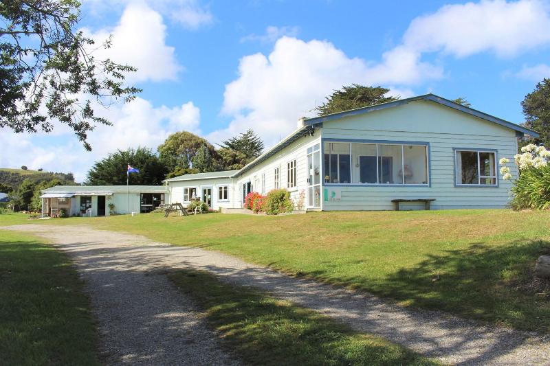 Surat Bay Lodge by the Sea/Backpackers Hostel image