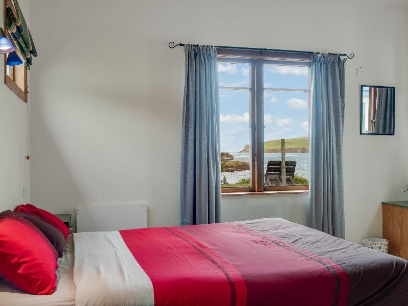 Surat Bay Lodge by the Sea/Backpackers Hostel image