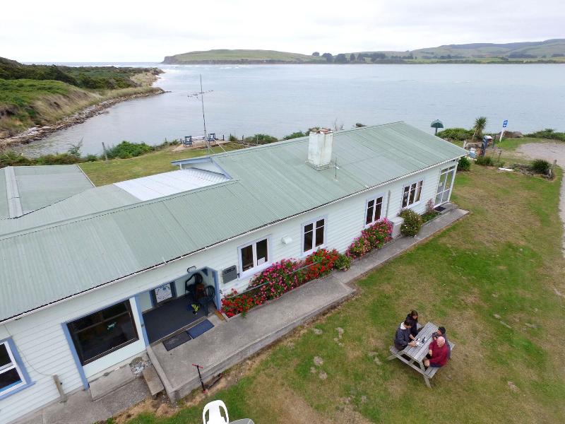 Surat Bay Lodge by the Sea/Backpackers Hostel image