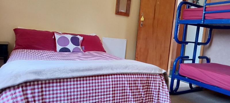 Surat Bay Lodge by the Sea/Backpackers Hostel image