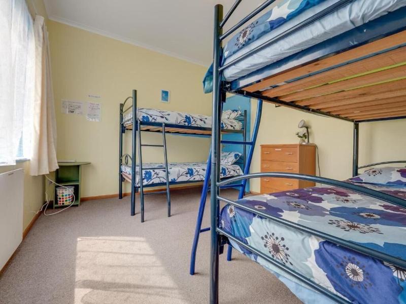 Surat Bay Lodge by the Sea/Backpackers Hostel image