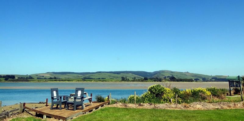 Surat Bay Lodge by the Sea/Backpackers Hostel image