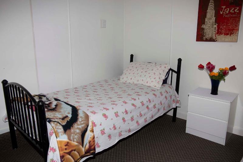 Surat Bay Lodge by the Sea/Backpackers Hostel image