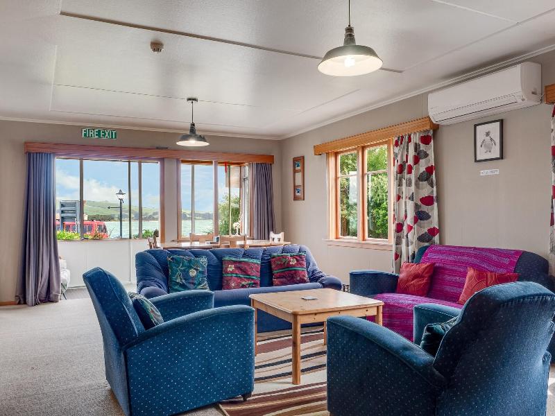 Surat Bay Lodge by the Sea/Backpackers Hostel image